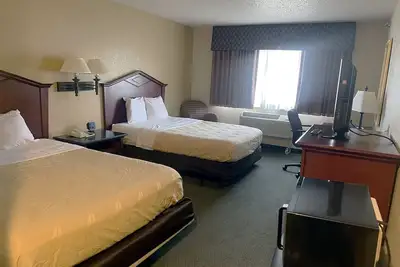 Image de Deluxe Queen Room with Two Queen Beds - Non-Smoking