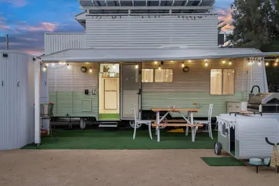 Image de \"Beachcomber Bliss\" – Retro Copa Camper