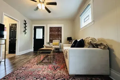 Image de Lakewood Cozy Boho Apartment