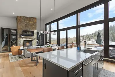 Stunning 4 Bedroom in Silverthorne!