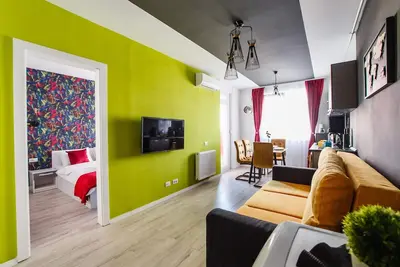 Image de Vivid Colors near City Center