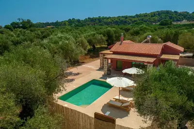 Image de Terra Oleana   Riza Cottage