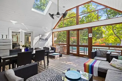 Image de Juniper Presents: Exqsite Union Pier Home w/Hot Tub, Walk to Beach