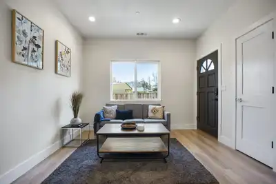 Image de Brand New House @Sjsu & City Hall