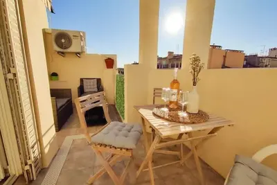 Image de 10m2 balcon! , studio, 800m de la plage, 2pp, Clime