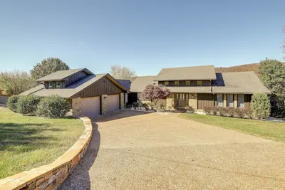 Image de LaFollette Home: Community Pool & Mountain Views!