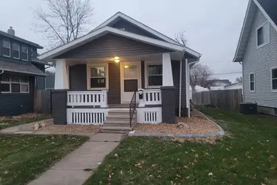 Image de Completely remodeled house with all the amenities minutes from downtown.