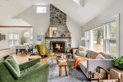 Image de Chic Family Cottage with Games, Bbq & Trails, & 20 Min to Hudson