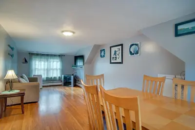Image de 1 Mi to Windmill Beach: South Yarmouth Apt!