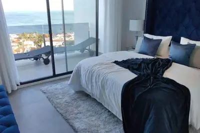 Penthouse  with stunning sea views-ideal for remote working