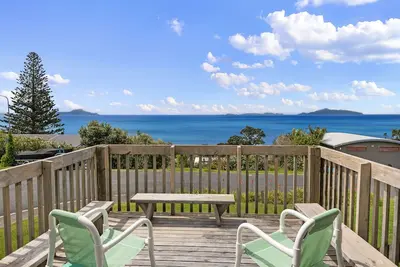 Image de Bay View Bach - Langs Beach Holiday Home