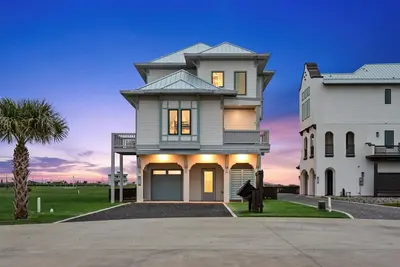 Image de Private Beach Neighborhood | Pool | Sleeps 12