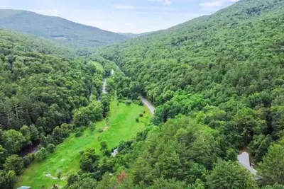Image de Entire House - Private Vermont House on 52 acres