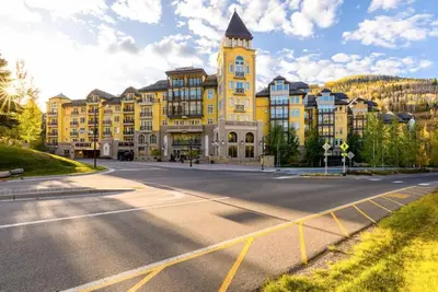Image de Ritz-Carlton Vail luxury 4br residence w/ heated pool, hot tubs, concierge, spa!