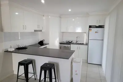 Image de Modern self-contained 2 bedroom 2 bathroom apartment