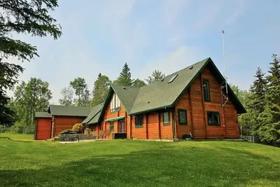 Image de Stunning Private Lakefront Lodge - Sleeps 16 - Check iGuide