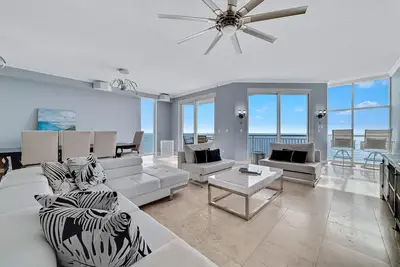 Image de Oceanfront | Palacio 1901 Penthouse | My Beach Getaways