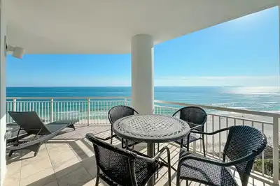 Image de Oceanfront, Resort Amenities | Palacio 802 | My Beach Getaways