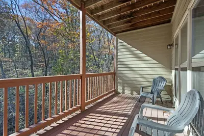 Image de Warm and Welcoming Condo with Fireplace and Jetted Tub - Near Sdc!
