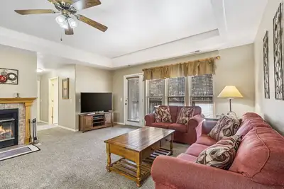 Image de Private 2-Bedroom Condo in Gated Community at StoneBridge Village
