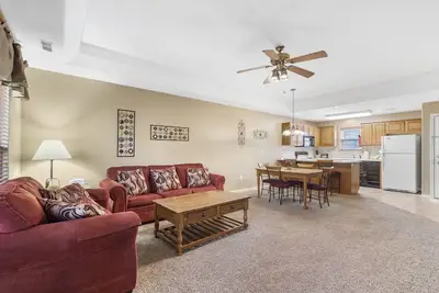 Image de Secluded 2-Bedroom Retreat in Gated Community - Fireplace, Jetted Tub, Near Sdc