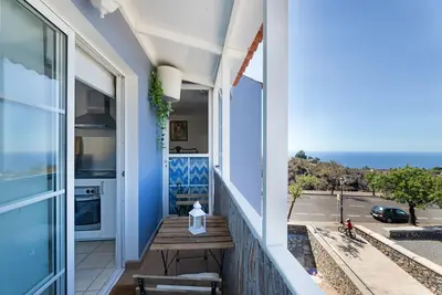 Image de Appartement 'Apartamento El Almendro' avec vue sur la mer, balcon et Wi-Fi