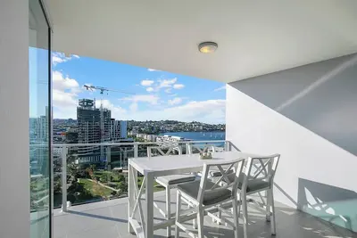 Image de Fall in Love with Waterfront Resort style Living