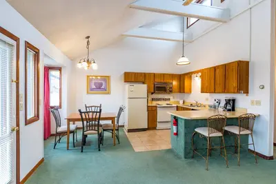 Image de 2 Bedroom Condo in Lakeside Resort Community (1 Queen & 2 Twin Beds)