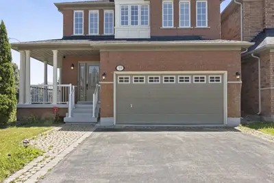 Image de The cozy corner house in the Richmond Hill