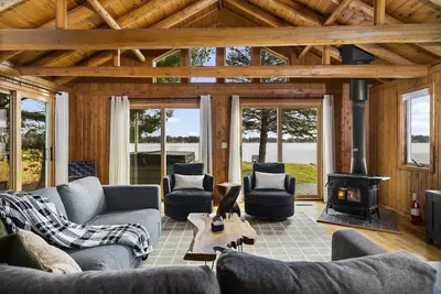 Image de ~Sunrise Vista~Lakefront~Dock~Kayaks~Hot Tub~Games