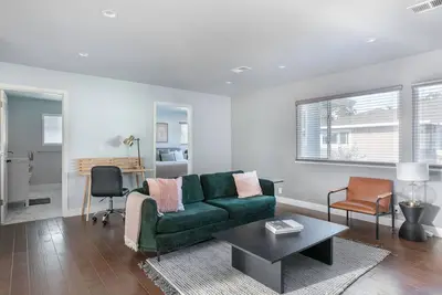 Image de Chic Menlo Park 2br w/ Parking & A/C, nr Dining & Tech, by Blueground