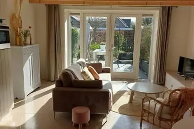 Image de Modern and tastefully furnished holiday home for 4 people, free WiFi, ideal base for many trips in the area