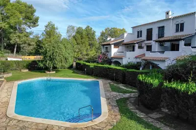 Image de Trebol: Appartement à l'Escala avec piscine communautaire et jardin, idéal pour les familles