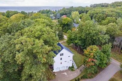 Image de Gorgeous Retreat New Lake Michigan