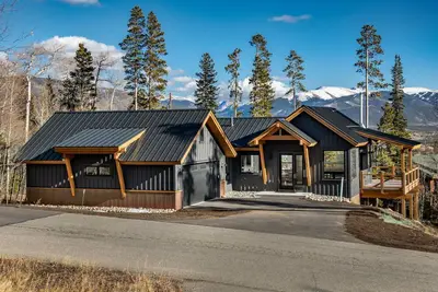 Image de Ptarmigan Lookout Retreat: Mountain Views, 30+ Nights