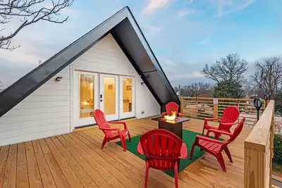 Image de Sky Deck - New Build - Downtown - Fenced - FirePit