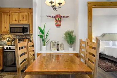 Image de Ski Side Retreat: Soak, Ski, Sip