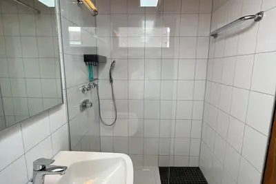 Image de 1 Zimmer Apartment mit Küche und Bad auf Zeit, möbliert, zu Vermieten