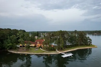 Image de The Memory Maker on Lake Martin, The Memory Maker- Spacious 5br Lakefront Home!