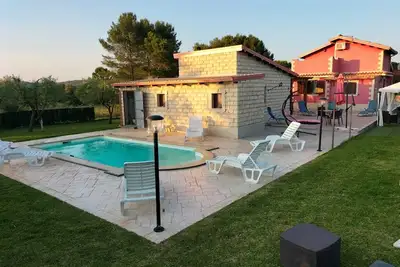 Image de Villa 'Manghisi' avec vue sur les montagnes, piscine privée et terrasse privée