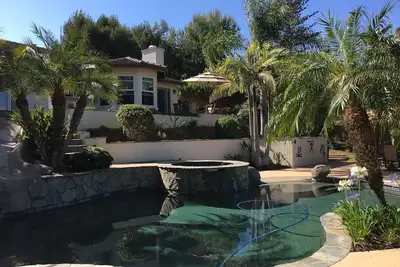 Image de Cozy Home Retreat 25 min from San Diego Safari Park, Zoo, Lego Land, Sea World