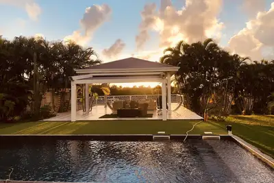 Image de Maison idéale pour déconnecter en famille, piscine, cabane, à 5mn de la plage