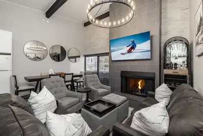 Image de Entire Remodel 2023, 180 Steps to Ski School & Gondola, 2bd/2ba, 1 parking space!