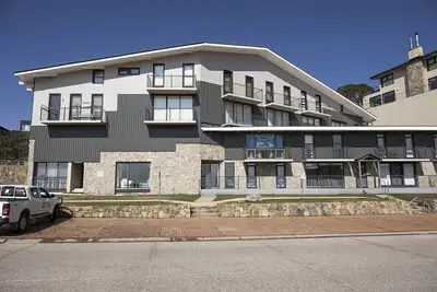 Image de Cosy Mount Buller Blue Bird Apartment. In the heart of the village!