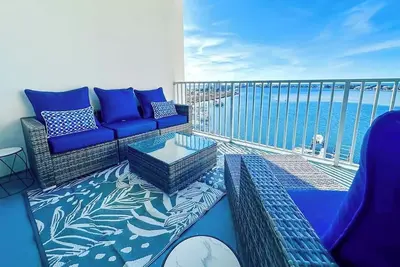 Image de ☆ Summer Rental ☆  South Harbour 2br ~ Across from Boarwalk ~ Panoramic View