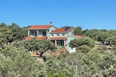 Image de In a world of its own, eco friendly family home in pure nature