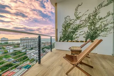 Image de Luxury Corner Condo at Soho-Ocean & Mountain Views