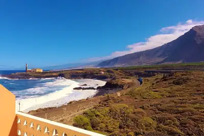 Image de Détendez-vous Penthouse vue sur la mer et la montagne directement sur la côte