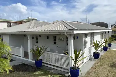 Image de Anchor Villa, 4 bedroom single family home \nSteps to the beach.