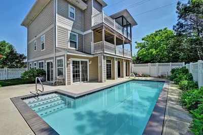 Image de Excellent 5 Bedroom home Located 4 minutes from downtown Bethany Beach! Private Pool and Elevator for guest use!